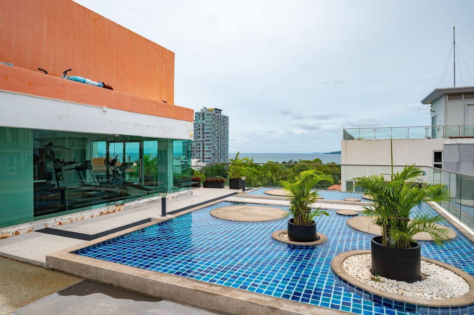 🌴 AFFORDABLE PARADISE IN PRATUMNAK — 1